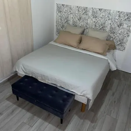 Maison Dans Joli Parc 펜션 Cazeres
